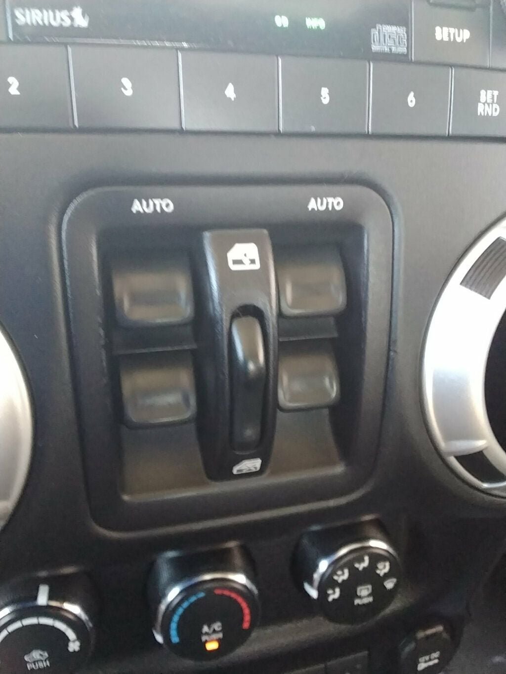 Used 2016 Jeep Wrangler Unlimited Sahara w/ Connectivity Group AWD/4WD image 16