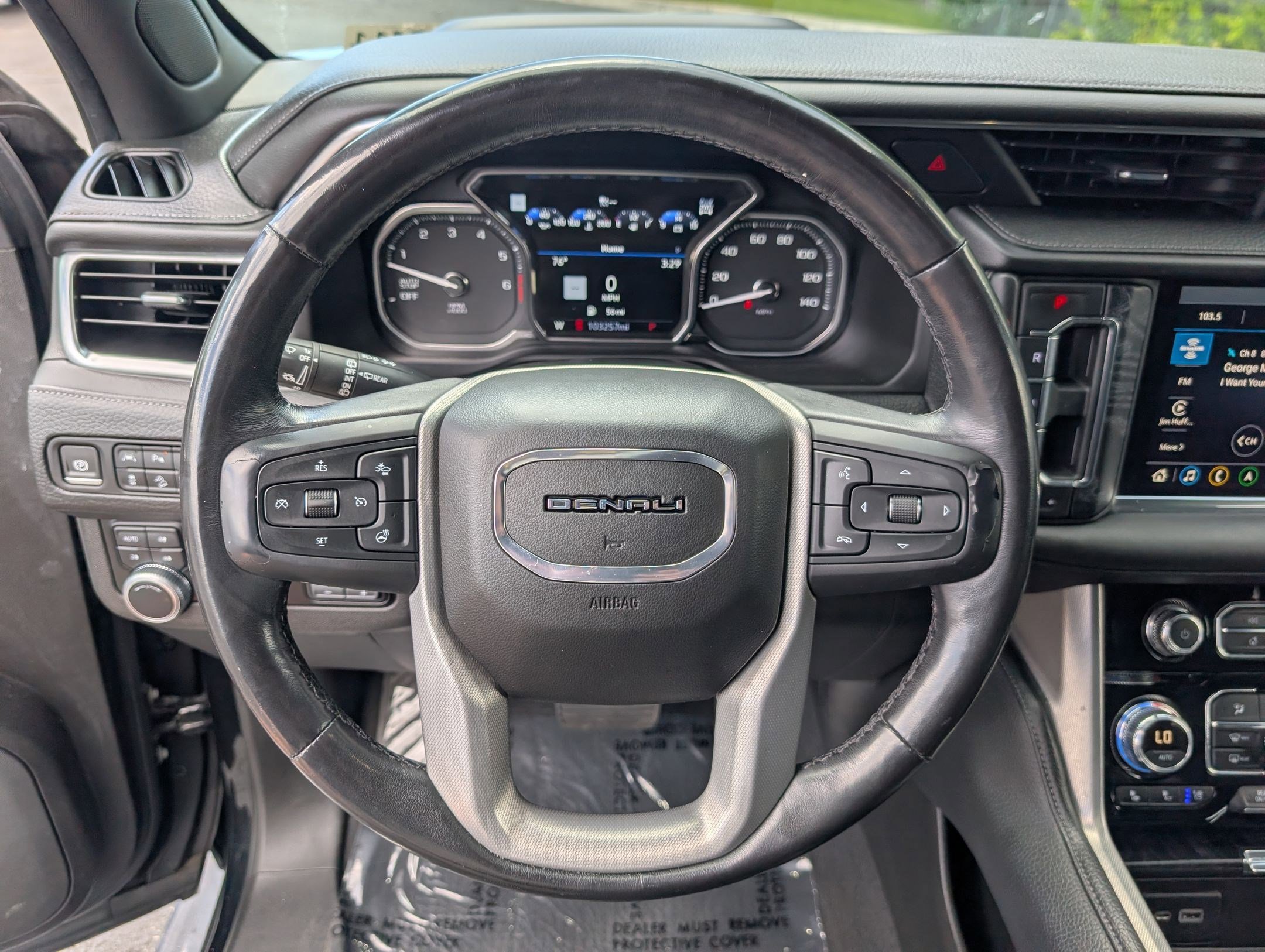 Used 2021 GMC Yukon XL Denali w/ Denali Premium Package AWD/4WD image 17