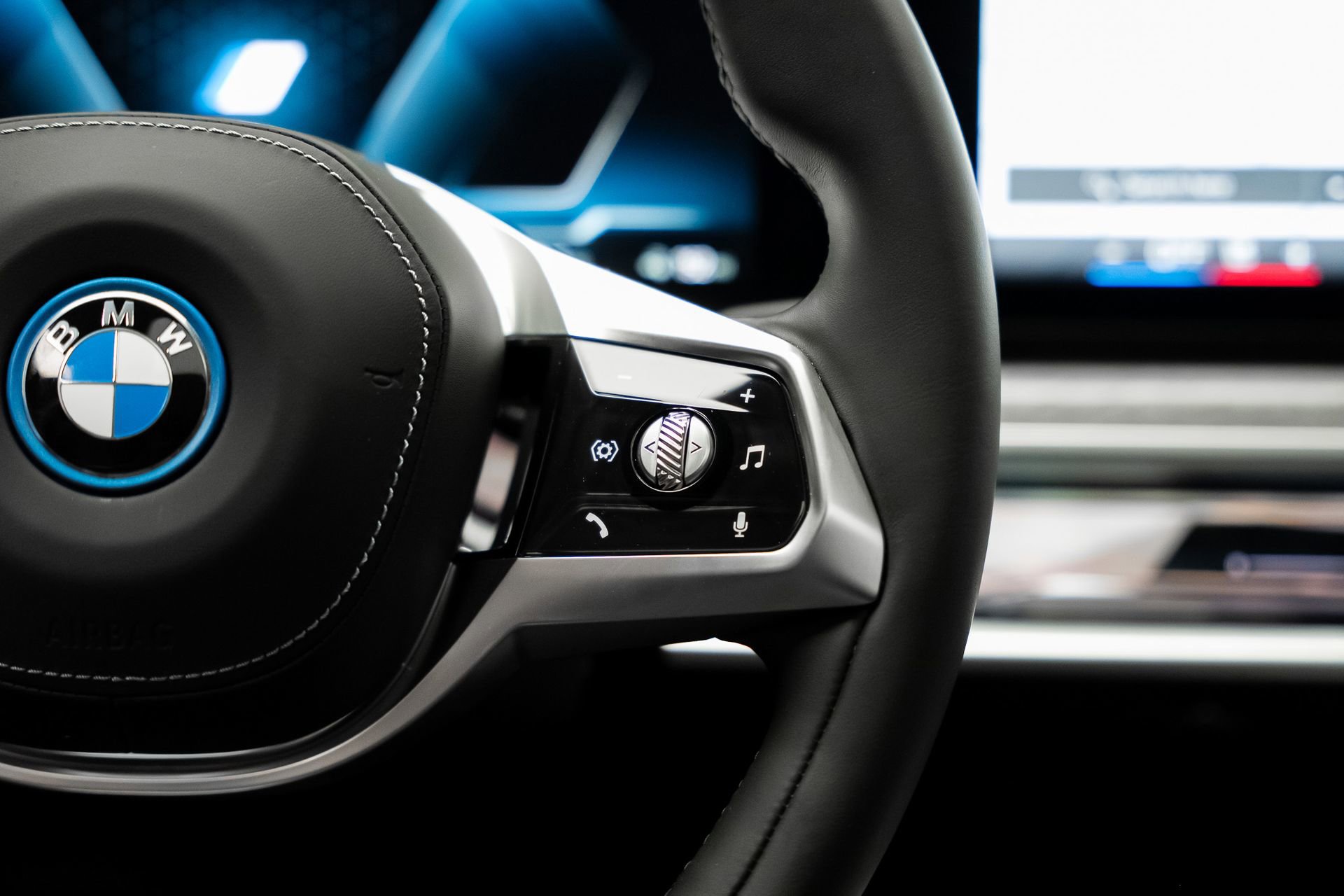 Used 2024 BMW i7 xDrive60 w/ Executive Package image 46