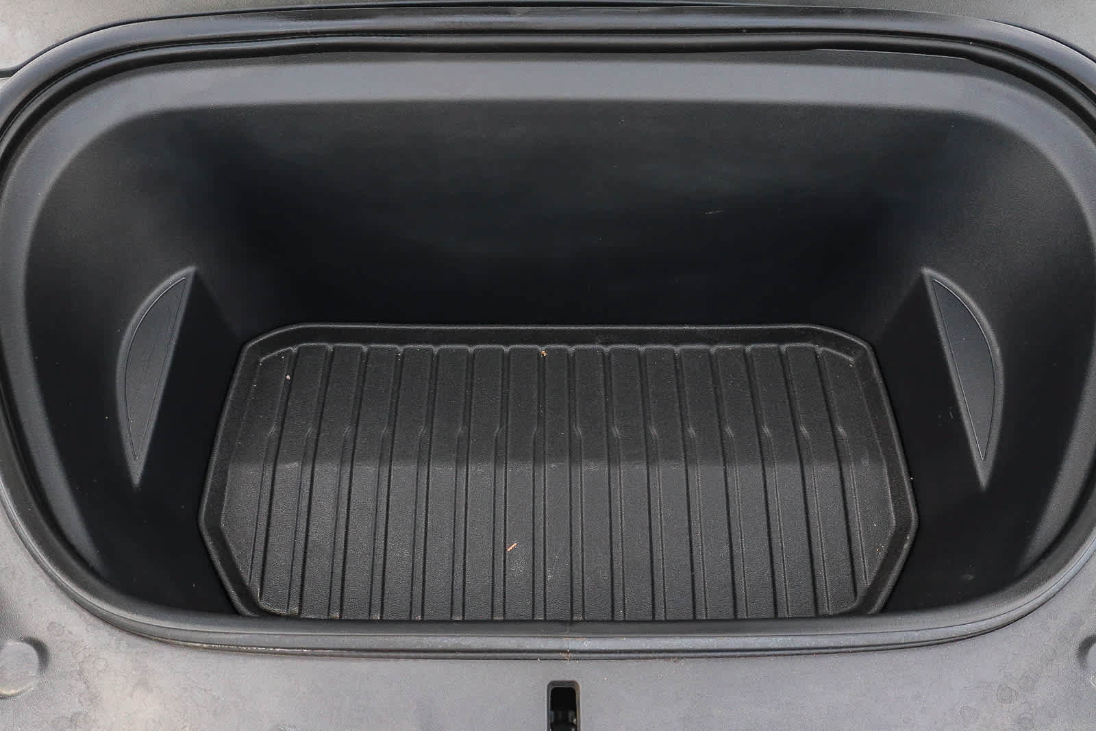 Used 2022 Tesla Model Y Long Range AWD/4WD image 32
