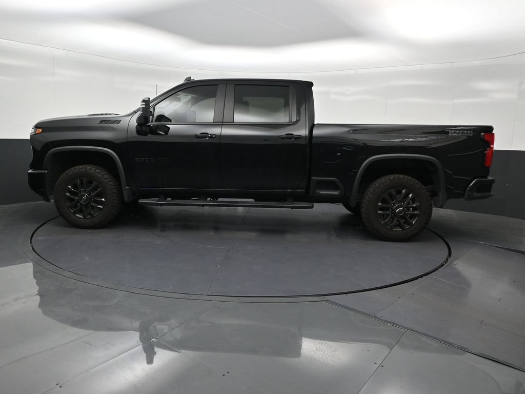 Used 2025 Chevrolet Silverado 2500 LT w/ Trail Boss Package AWD/4WD image 2