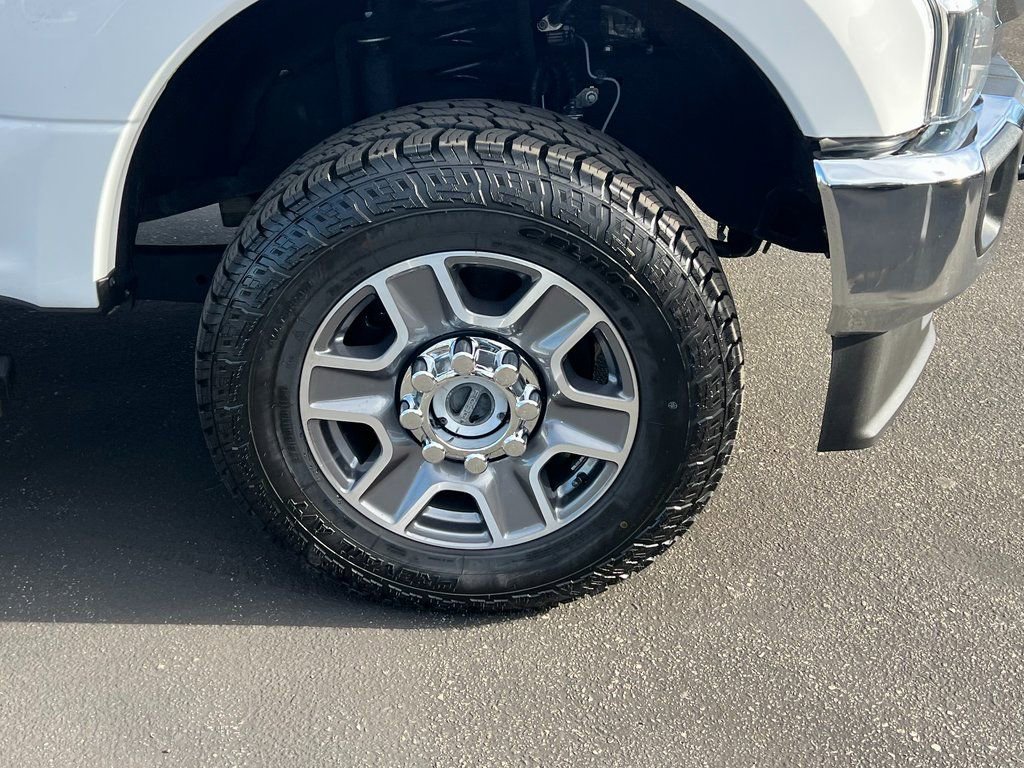 Used 2022 Ford F250 Lariat w/ Lariat Value Package image 11