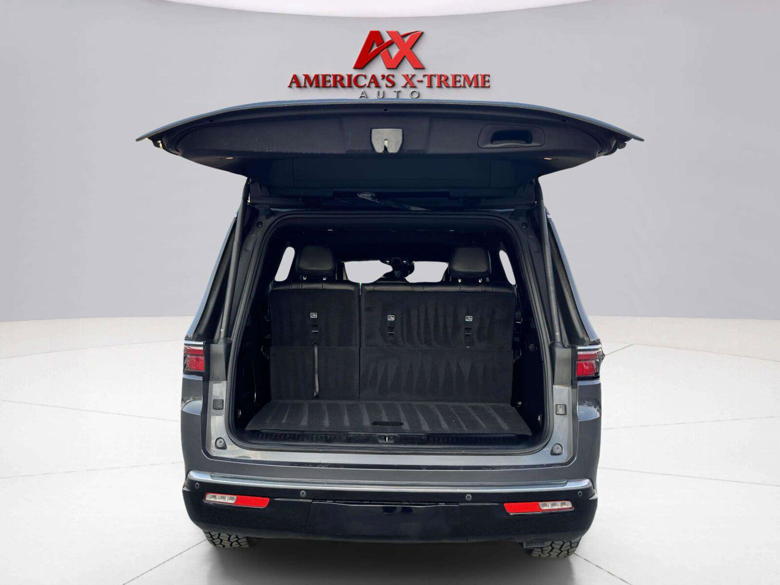 Used 2022 Jeep Wagoneer Series I AWD/4WD image 53