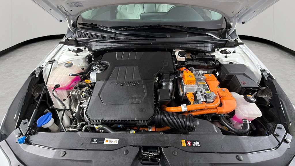 Used 2022 Hyundai Elantra Limited w/ Cargo Package FWD image 38