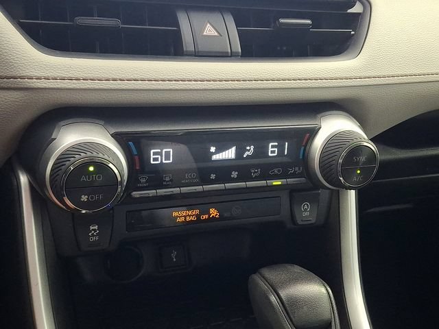Certified 2021 Toyota RAV4 XLE FWD image 20