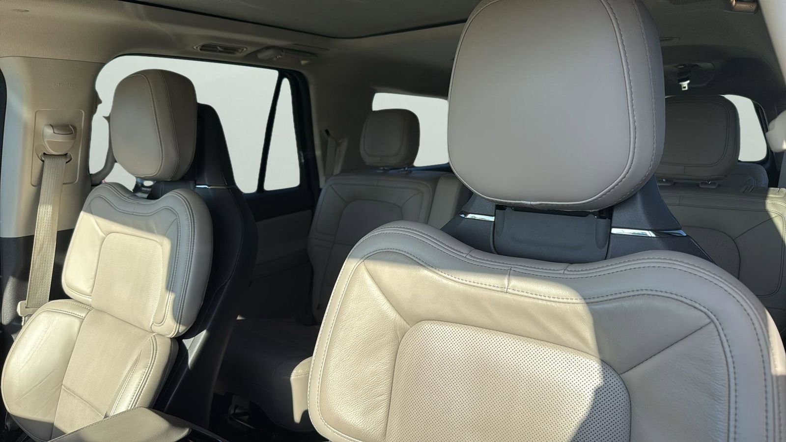 Used 2023 Lincoln Navigator L Reserve image 10