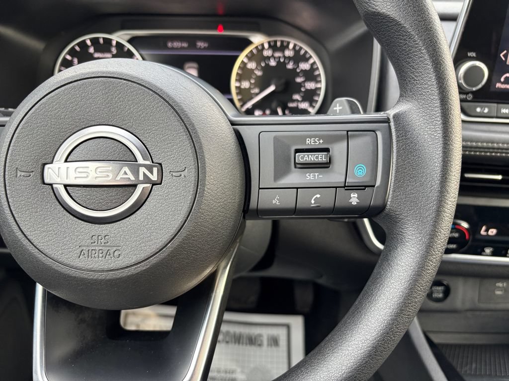 Used 2024 Nissan Rogue SV FWD image 20