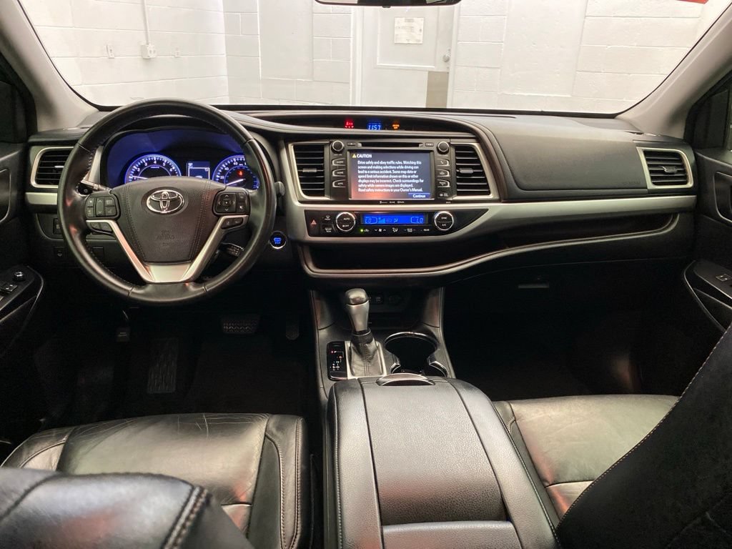 Used 2017 Toyota Highlander XLE w/ Carpet Mat Package FWD image 11