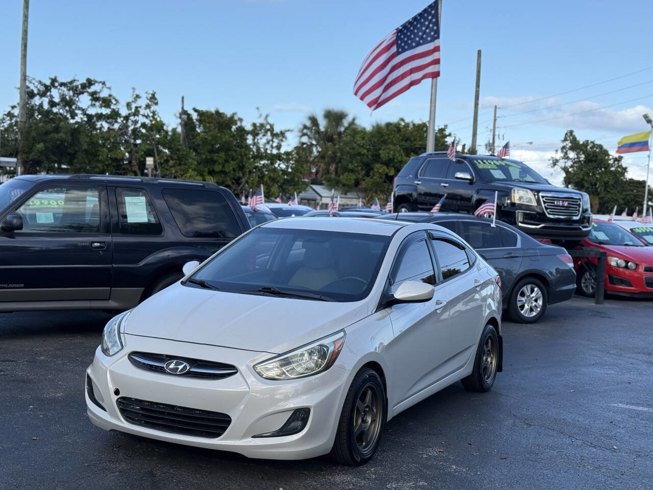 Used 2015 Hyundai Accent GLS image 2