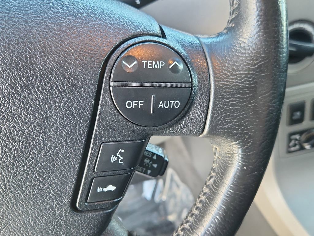 Used 2013 Toyota Sequoia Platinum AWD/4WD image 25