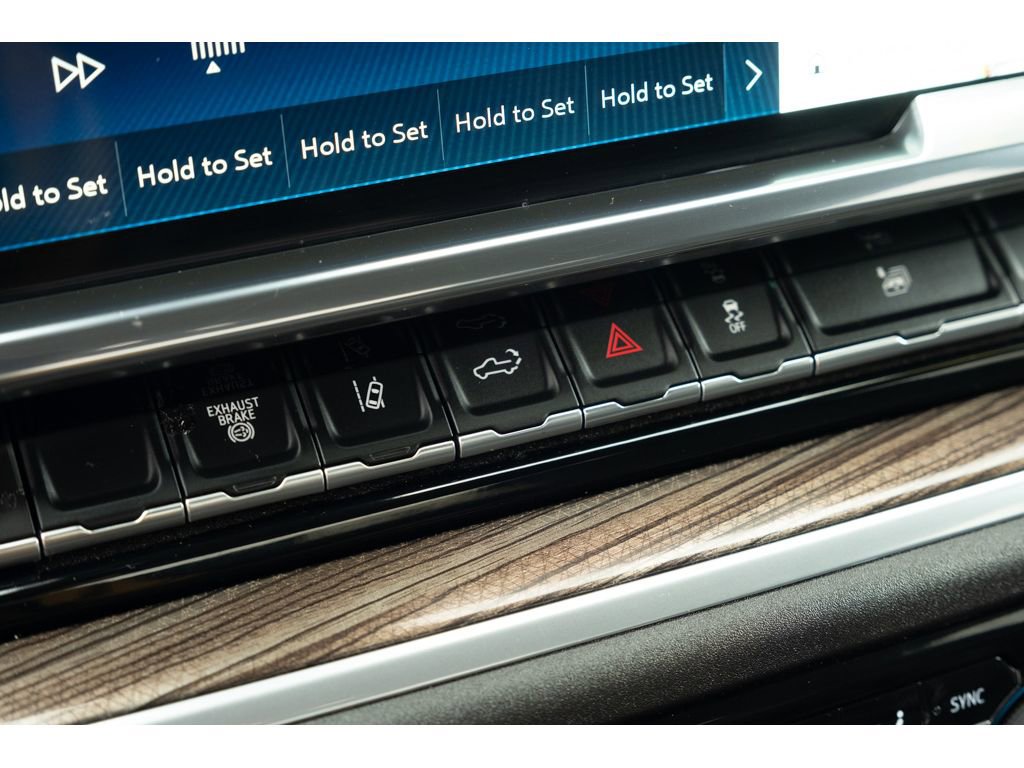 Certified 2025 Chevrolet Silverado 2500 LT w/ Convenience Package image 27