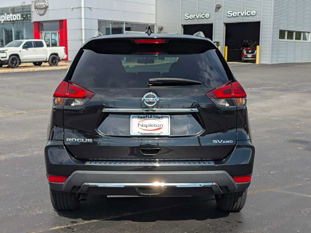 Used 2018 Nissan Rogue SV w/ Premium Package AWD/4WD image 6