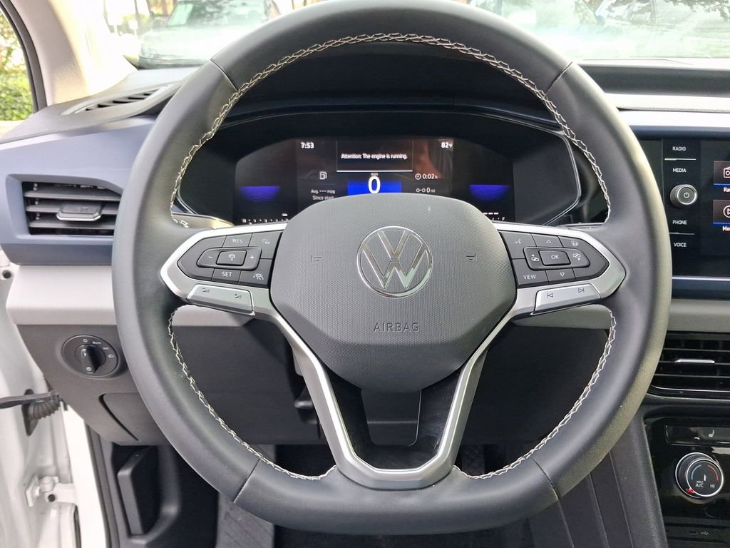 Used 2023 Volkswagen Taos SE w/ Panoramic Sunroof Package FWD image 18