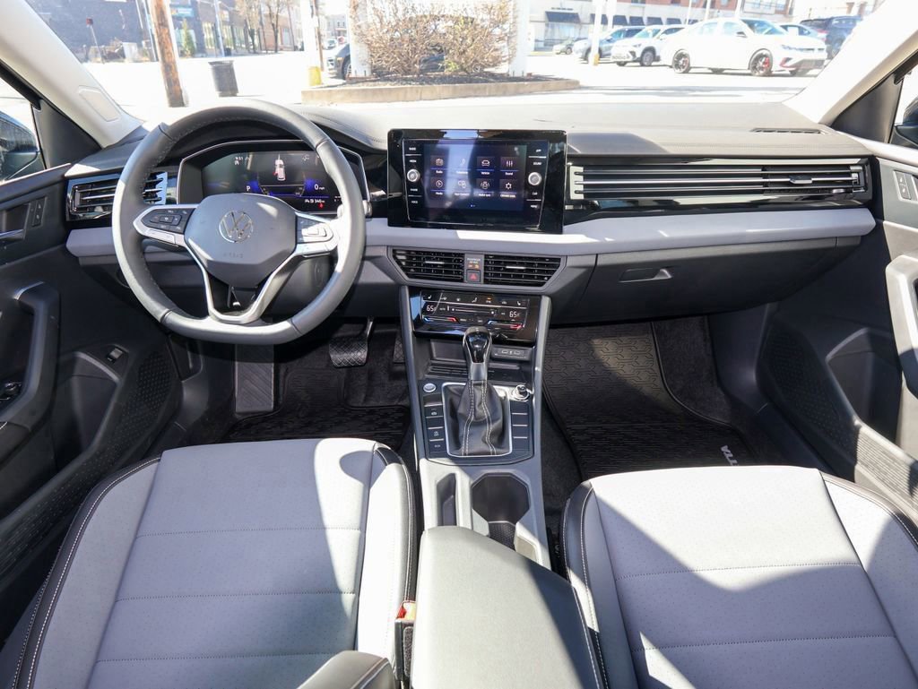 New 2026 Volkswagen Jetta SE FWD image 16