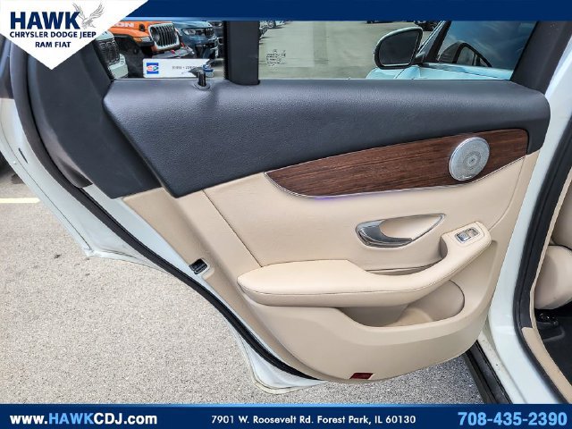 Used 2021 Mercedes-Benz GLC 300 4MATIC w/ Premium Package image 26