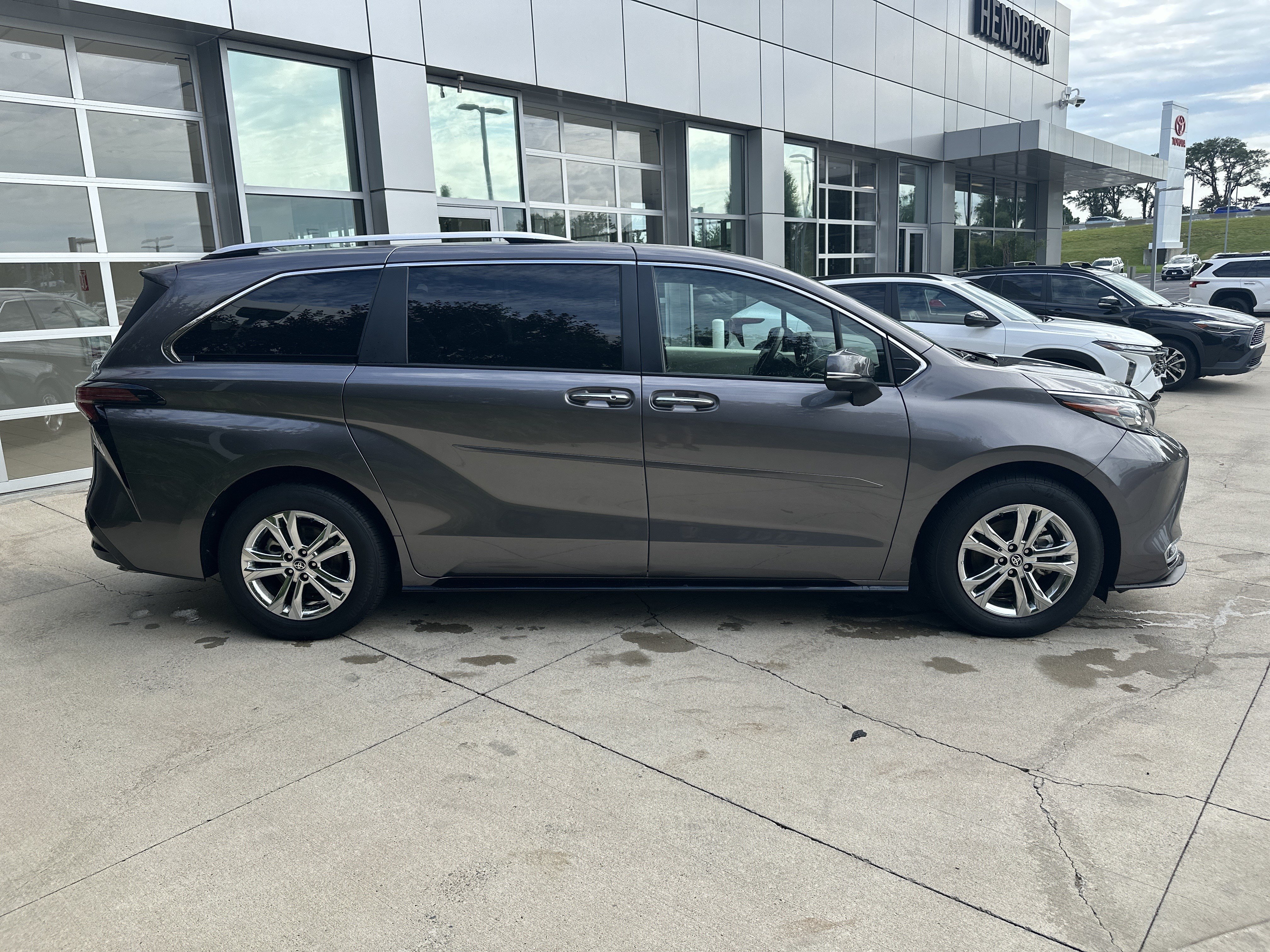 Certified 2024 Toyota Sienna Platinum AWD/4WD image 10
