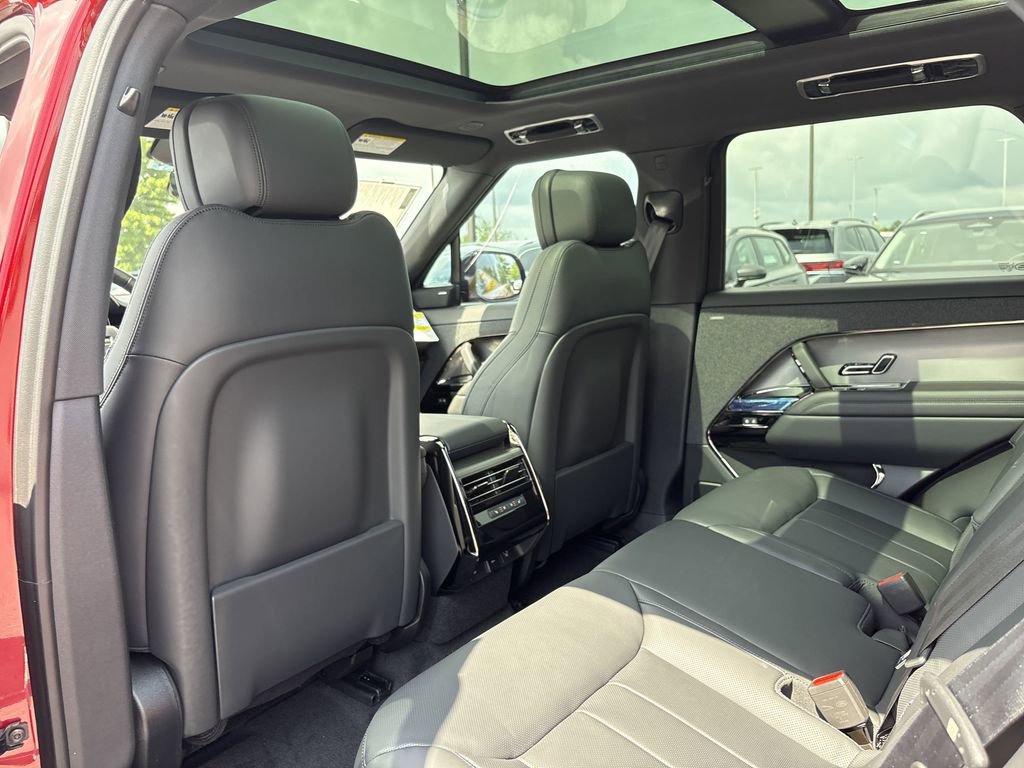 New 2025 Land Rover Range Rover Sport Dynamic SE image 13