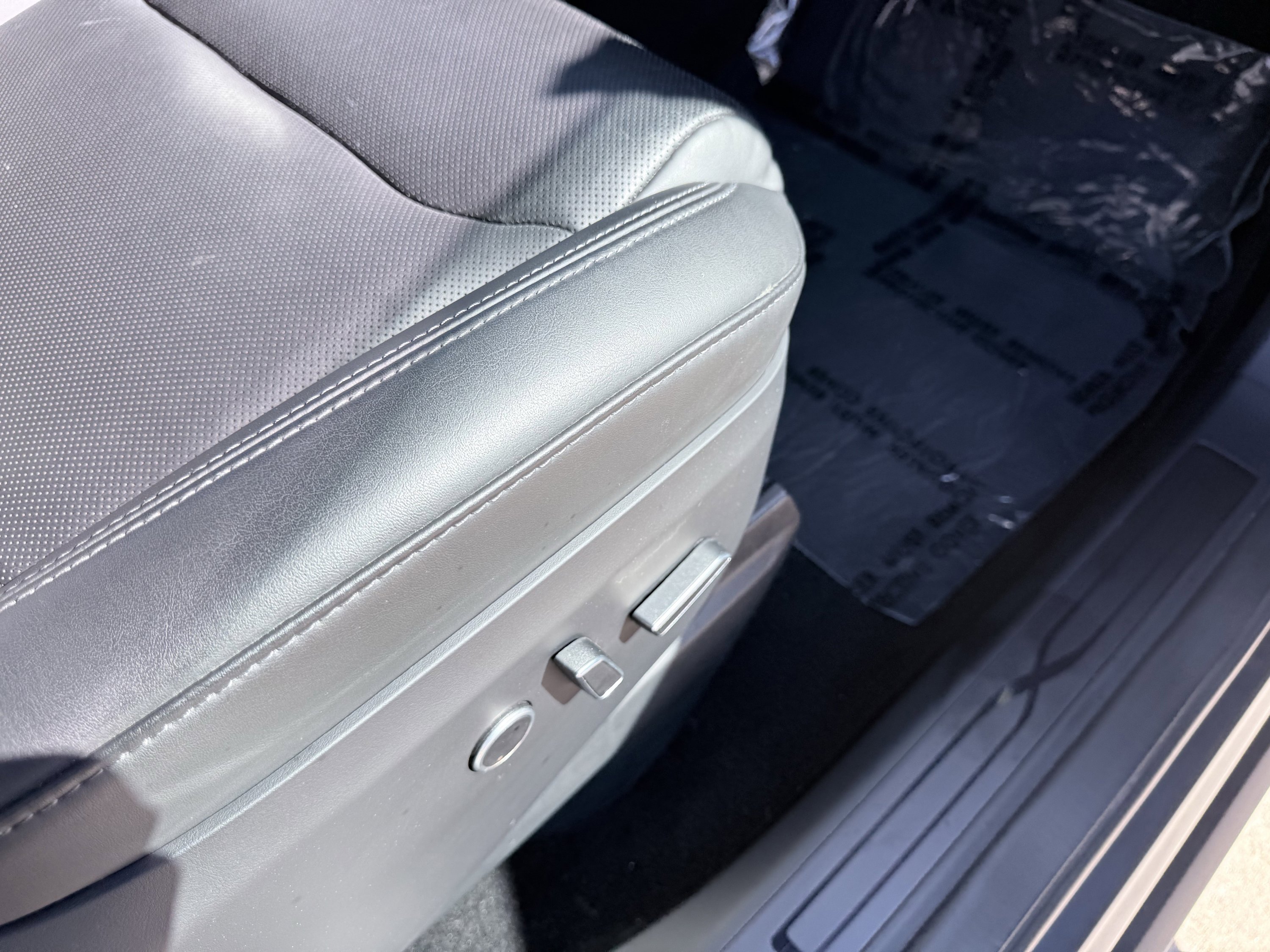 Used 2023 Tesla Model X image 49