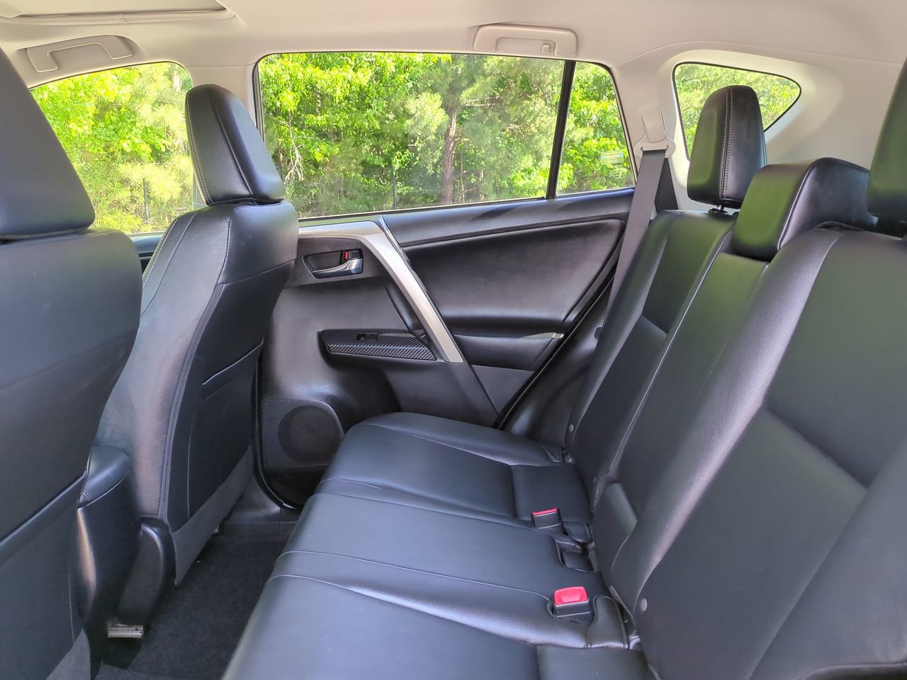 Used 2015 Toyota RAV4 Limited w/ Outdoor Package AWD/4WD image 14
