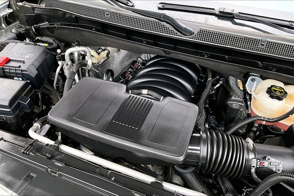 Used 2025 Chevrolet Suburban Premier image 43