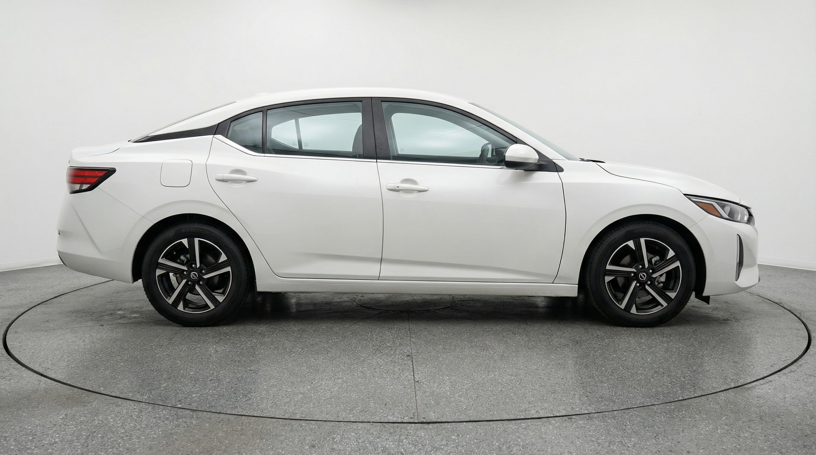 Used 2025 Nissan Sentra SV image 11