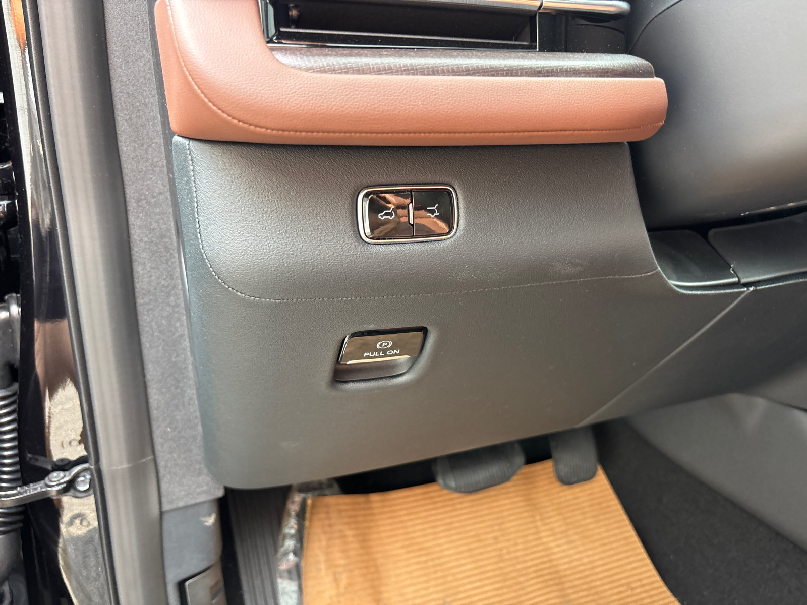 New 2026 Lincoln Navigator Reserve AWD/4WD image 13