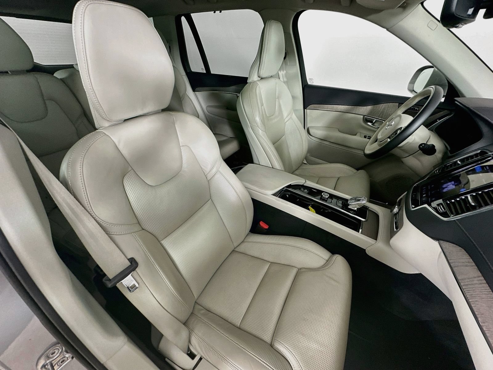 Used 2023 Volvo XC90 T8 Ultimate w/ Protection Package Premier AWD/4WD image 44