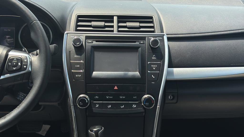 Used 2015 Toyota Camry SE FWD image 14