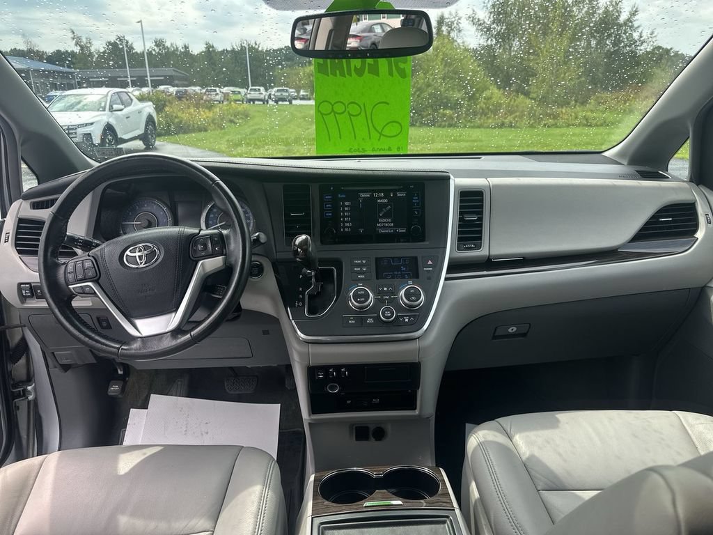 Used 2015 Toyota Sienna XLE Premium AWD/4WD image 10