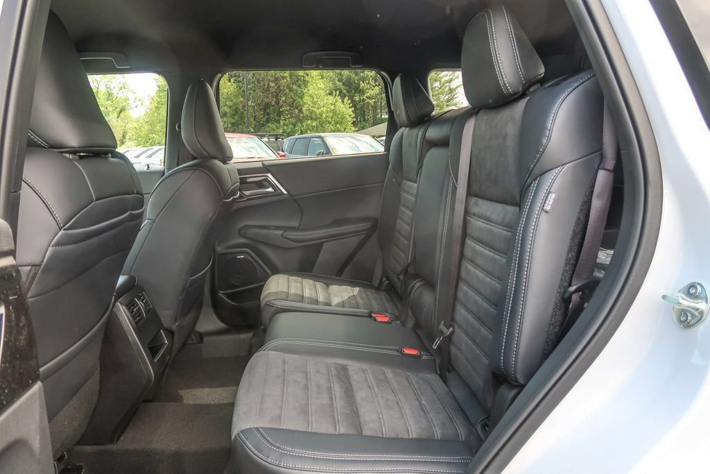 New 2026 Mitsubishi Outlander LE AWD/4WD image 23