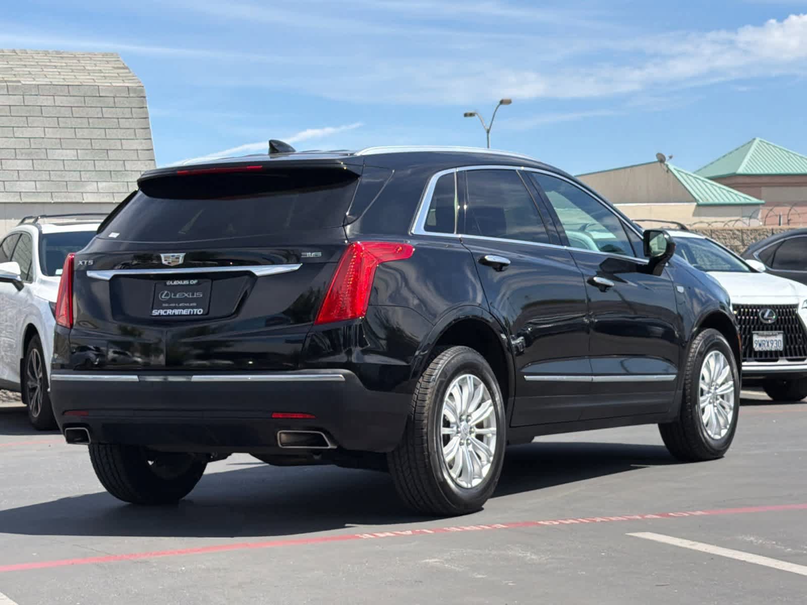Used 2017 Cadillac XT5 FWD video 2