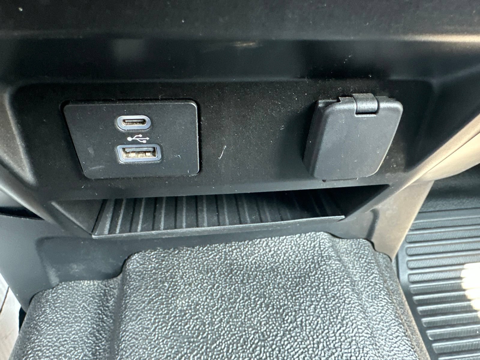 Used 2021 Ford F350 XLT w/ XLT Value Package AWD/4WD image 18