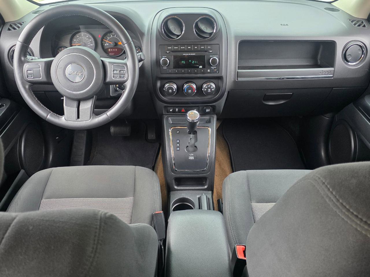 Used 2014 Jeep Patriot Latitude image 12