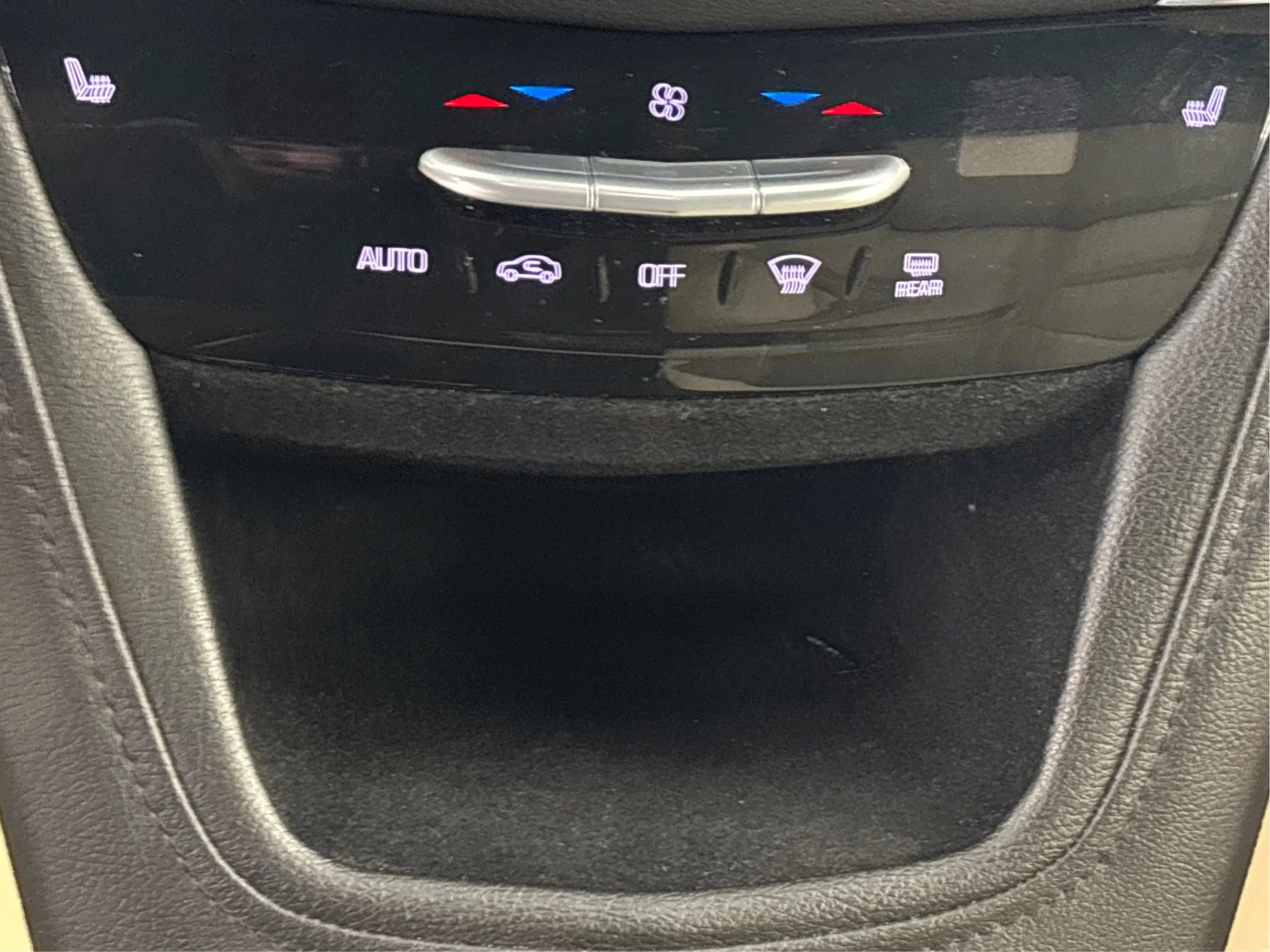 Used 2018 Cadillac XT5 Luxury w/ Driver Awareness Package image 39