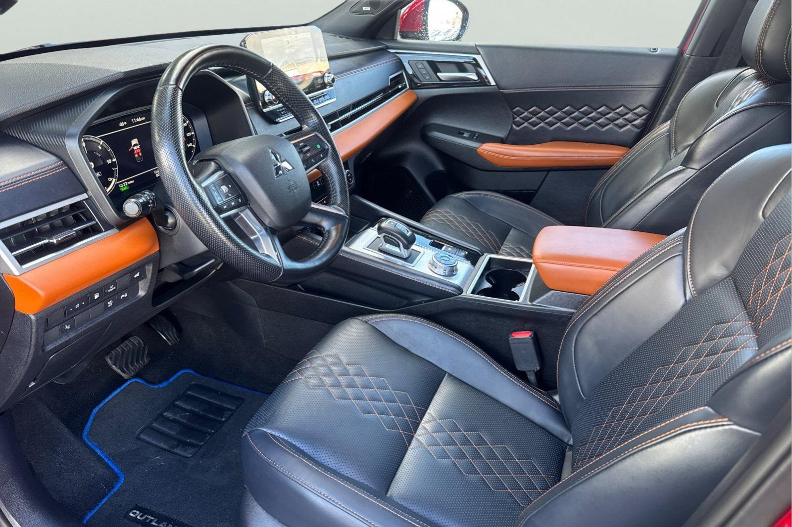 Used 2025 Mitsubishi Outlander SEL Black Edition image 14