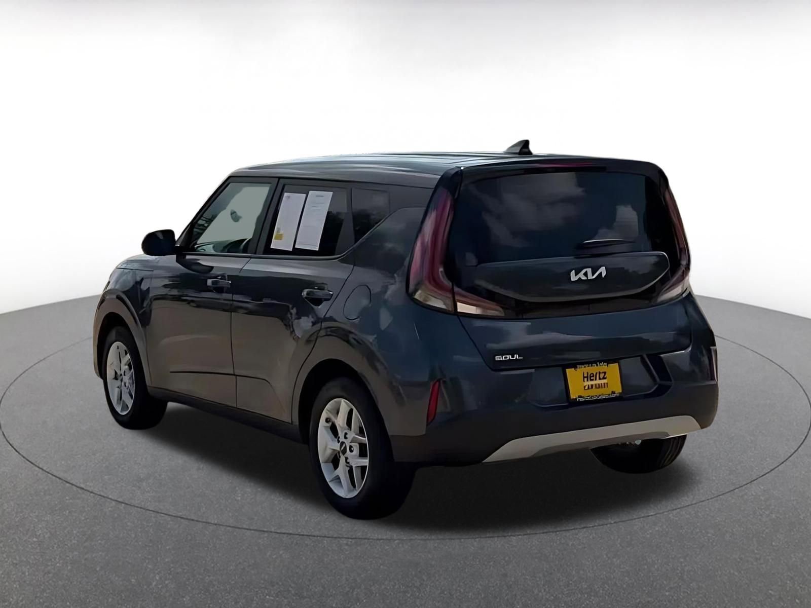 Used 2025 Kia Soul LX w/ LX Technology Package FWD image 11