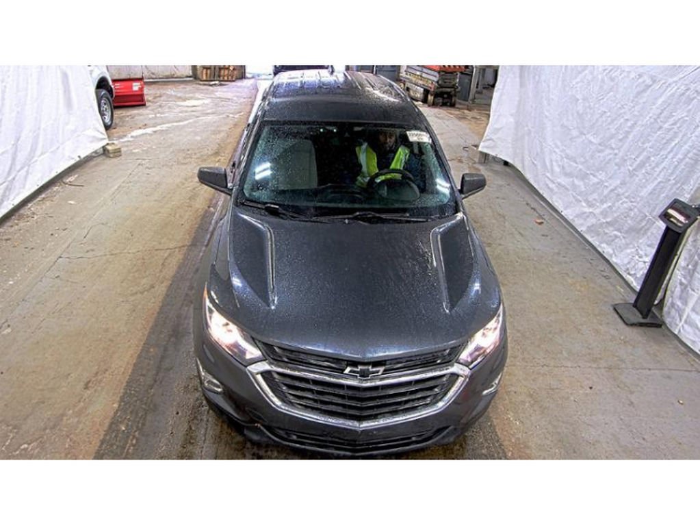 Used 2020 Chevrolet Equinox LS w/ LS Convenience Package image 2