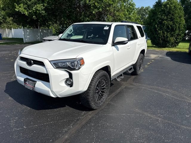 Used 2023 Toyota 4Runner SR5 Premium w/ Moonroof Package AWD/4WD image 3