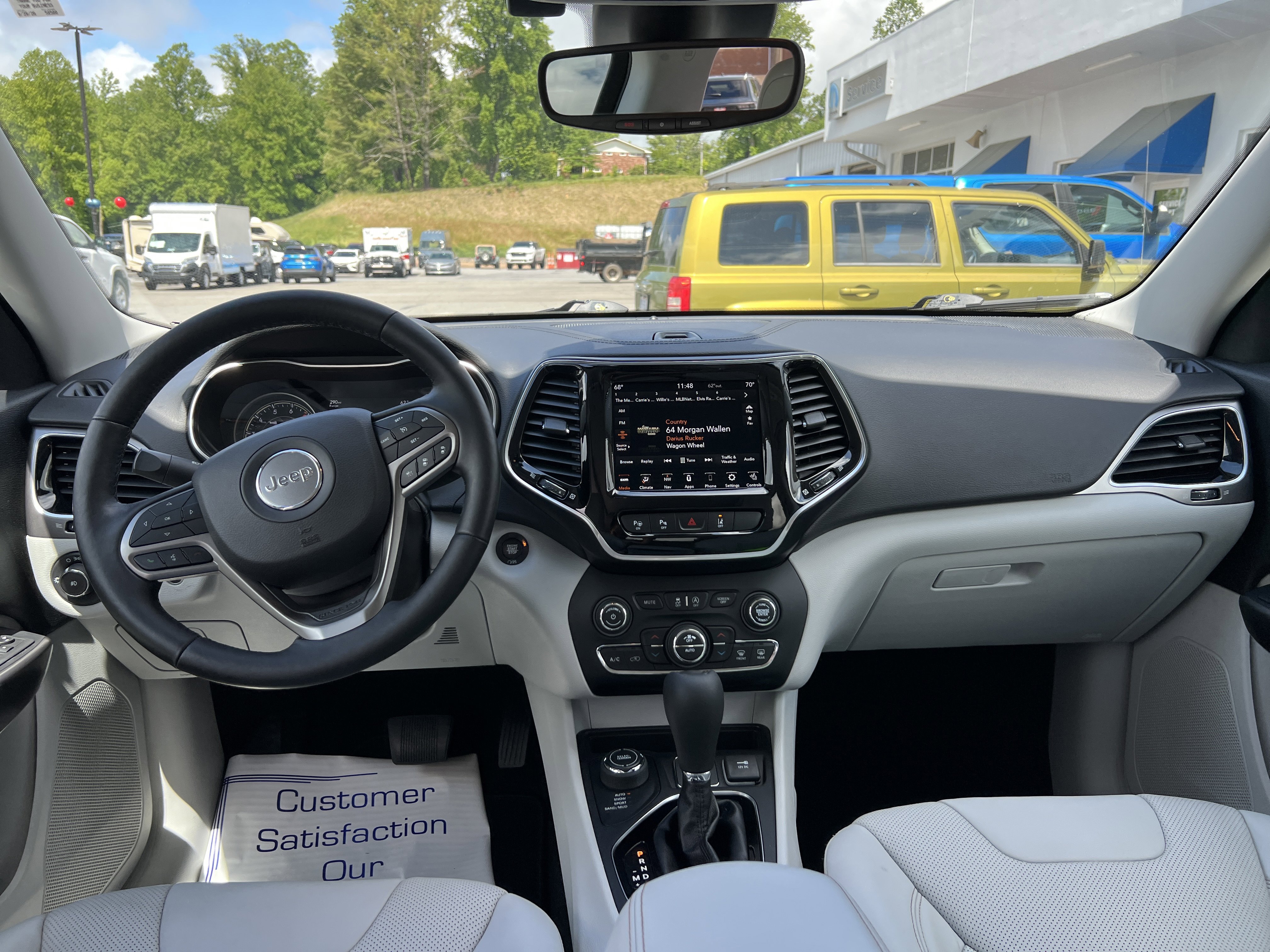 Used 2020 Jeep Cherokee Limited w/ Technology Group AWD/4WD image 14