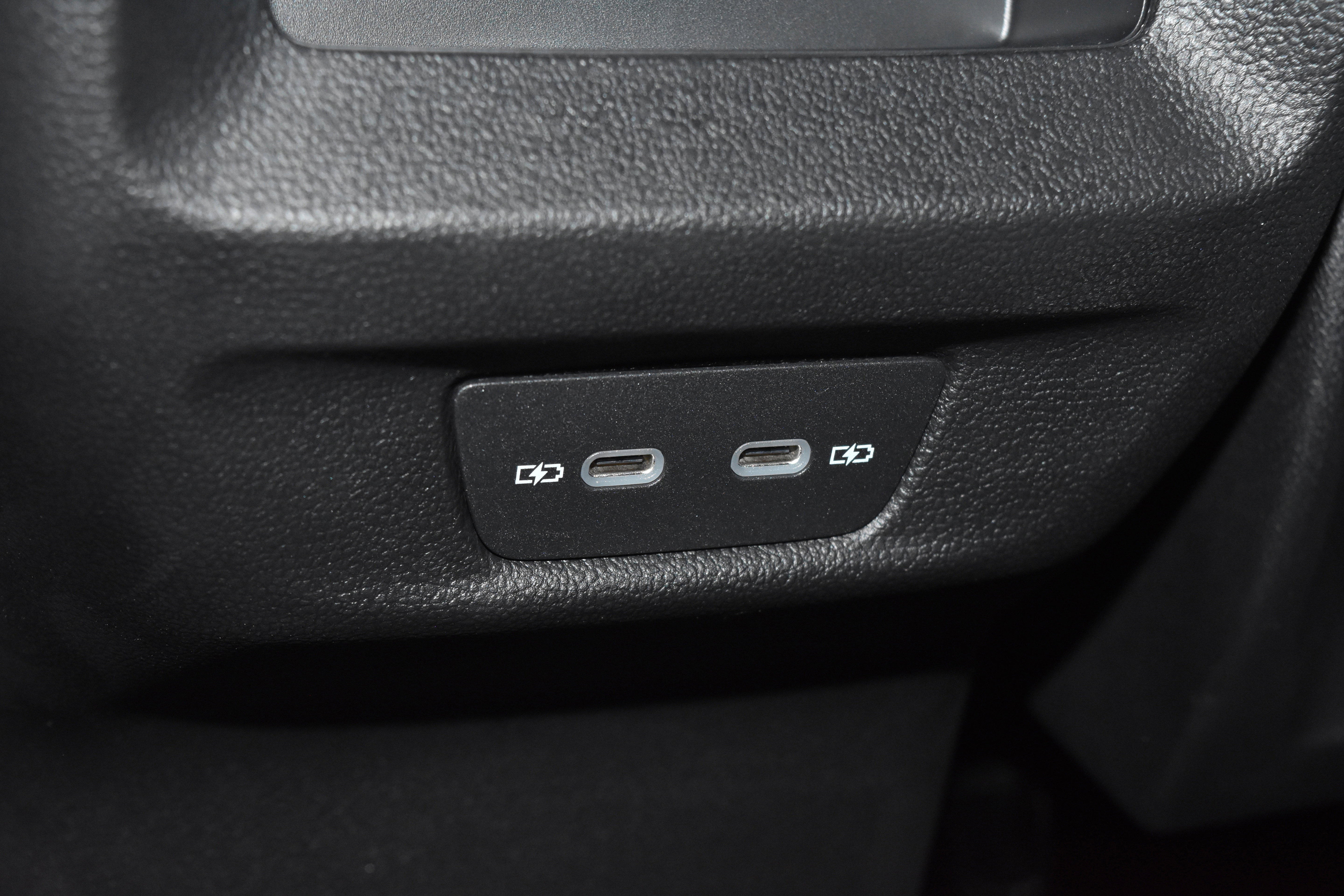 New 2026 Volkswagen Tiguan SE AWD/4WD image 17