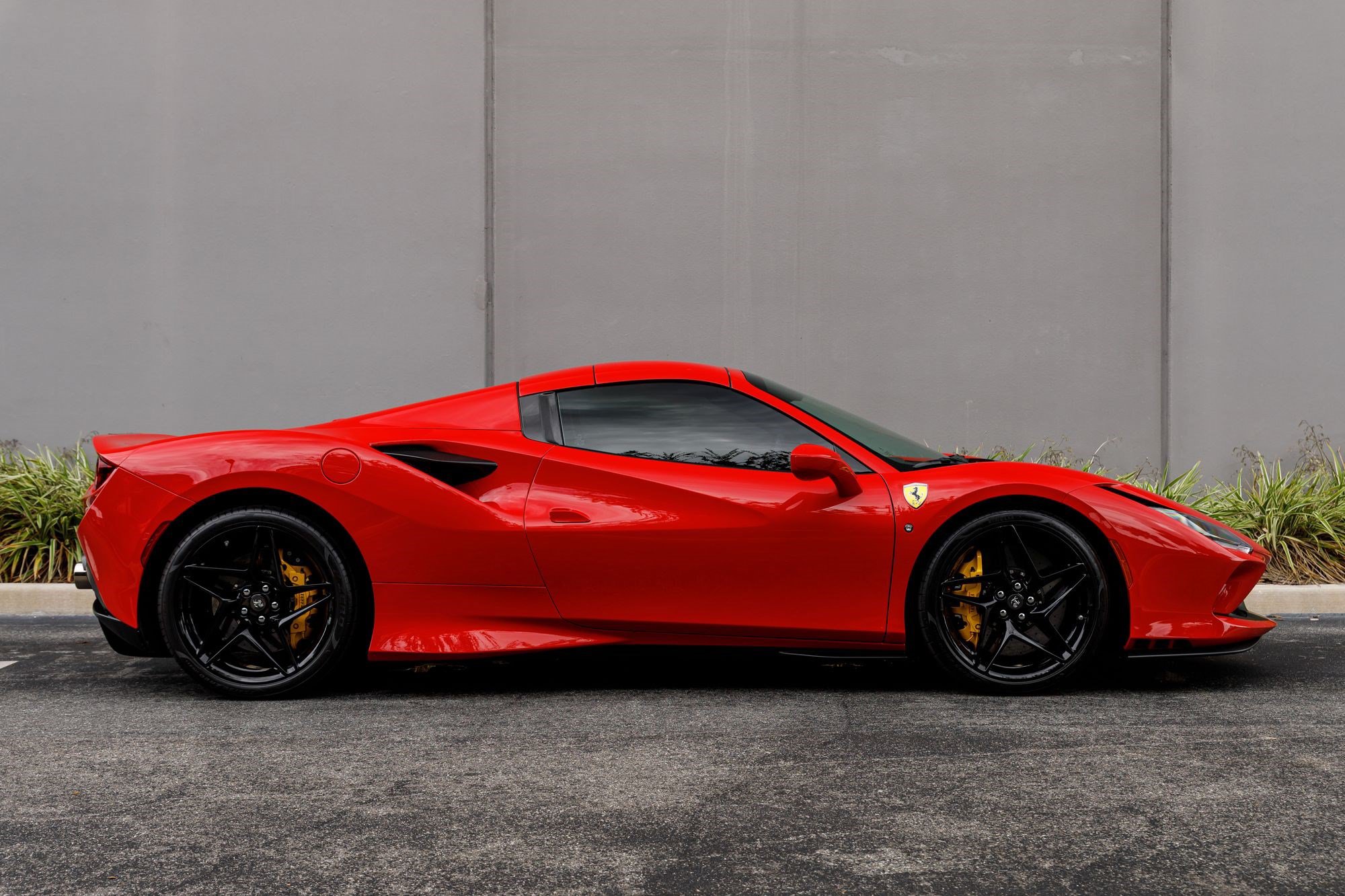 Used 2022 Ferrari F8 Tributo RWD image 6