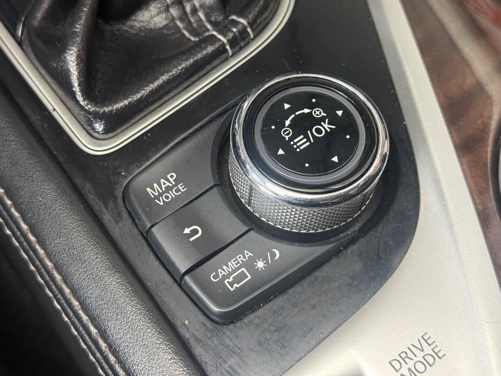 Used 2014 INFINITI Q50 Hybrid w/ Deluxe Technology Package RWD image 21