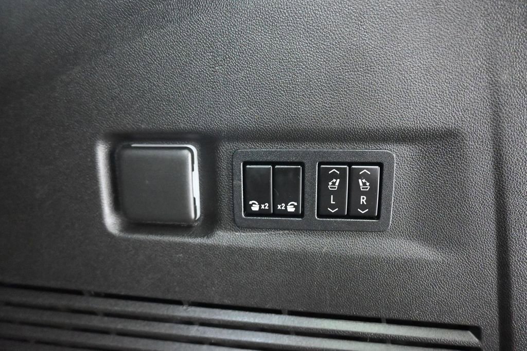 Used 2021 Chevrolet Suburban Premier AWD/4WD image 64