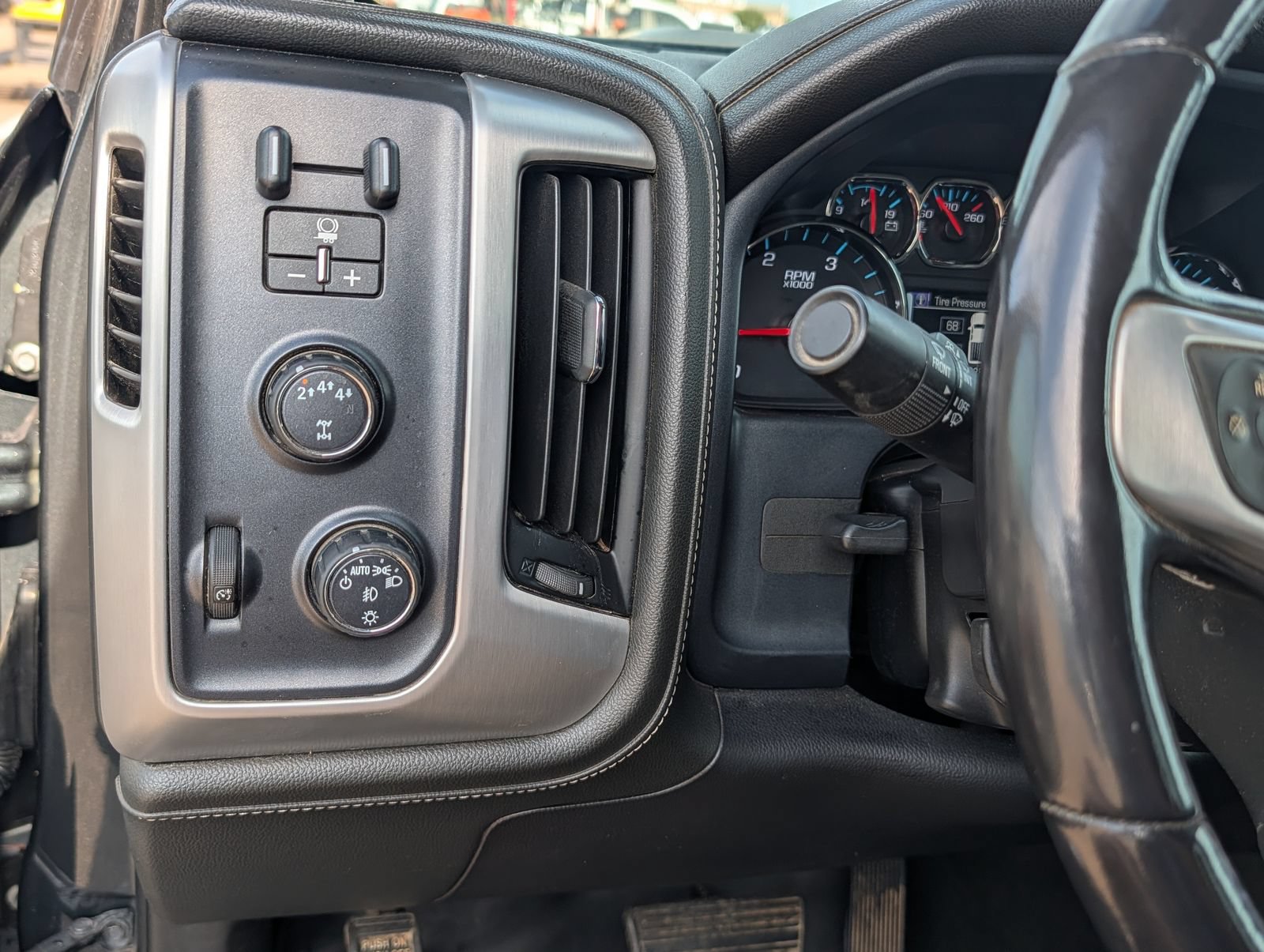 Used 2018 GMC Sierra 2500 SLT w/ Duramax Plus Package AWD/4WD image 18