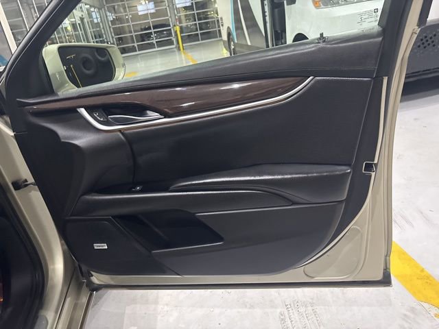 Used 2013 Cadillac XTS Luxury image 33