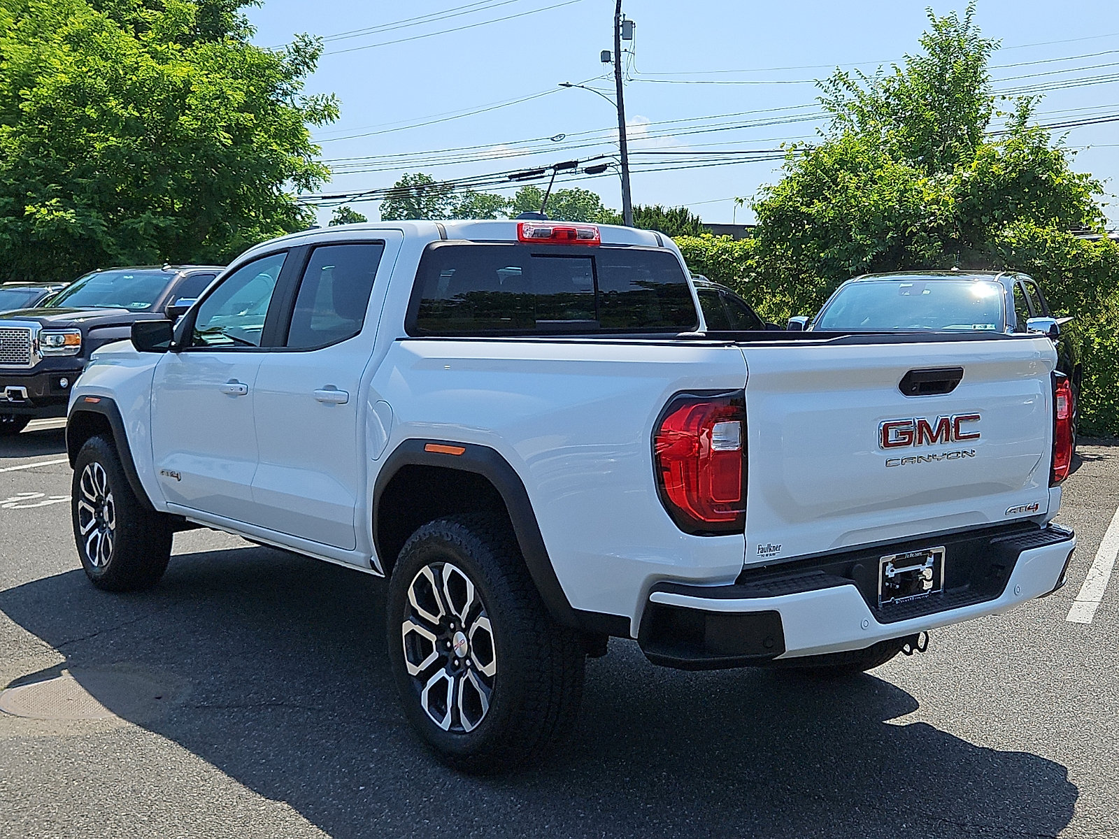 Used 2023 GMC Canyon AT4 w/ AT4 Premium Package AWD/4WD image 4