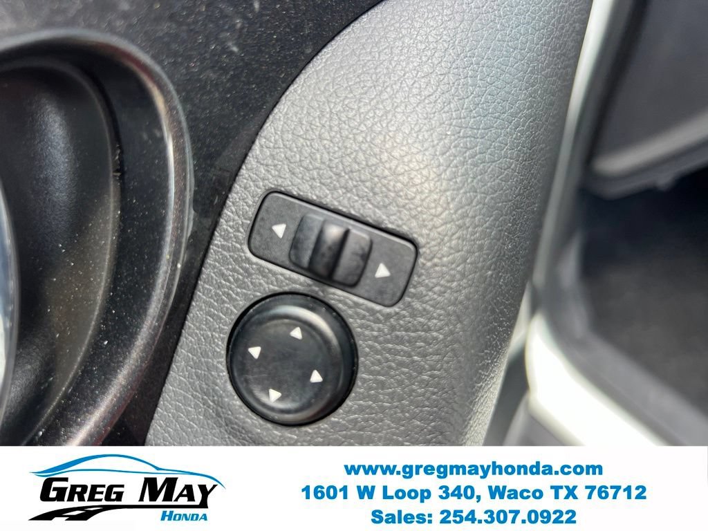 Used 2017 Nissan Rogue SV w/ SV Family Package FWD image 24