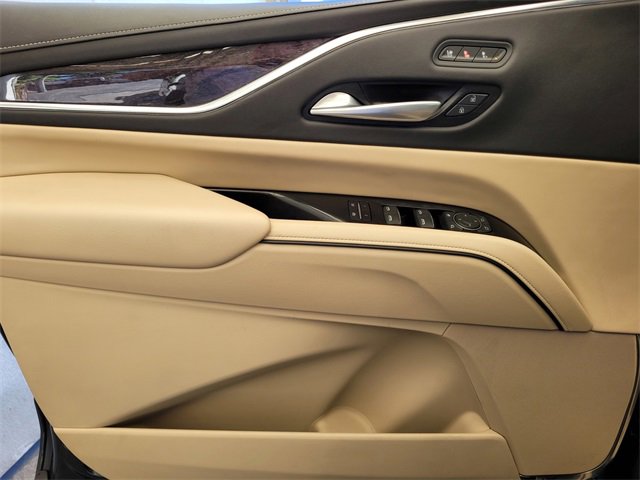 Used 2023 Cadillac Escalade Premium Luxury w/ Performance Package image 22