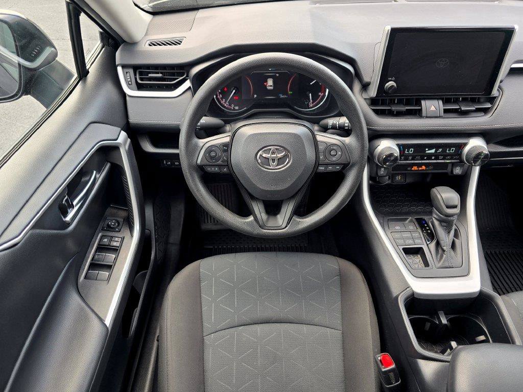 Certified 2025 Toyota RAV4 XLE AWD/4WD image 18