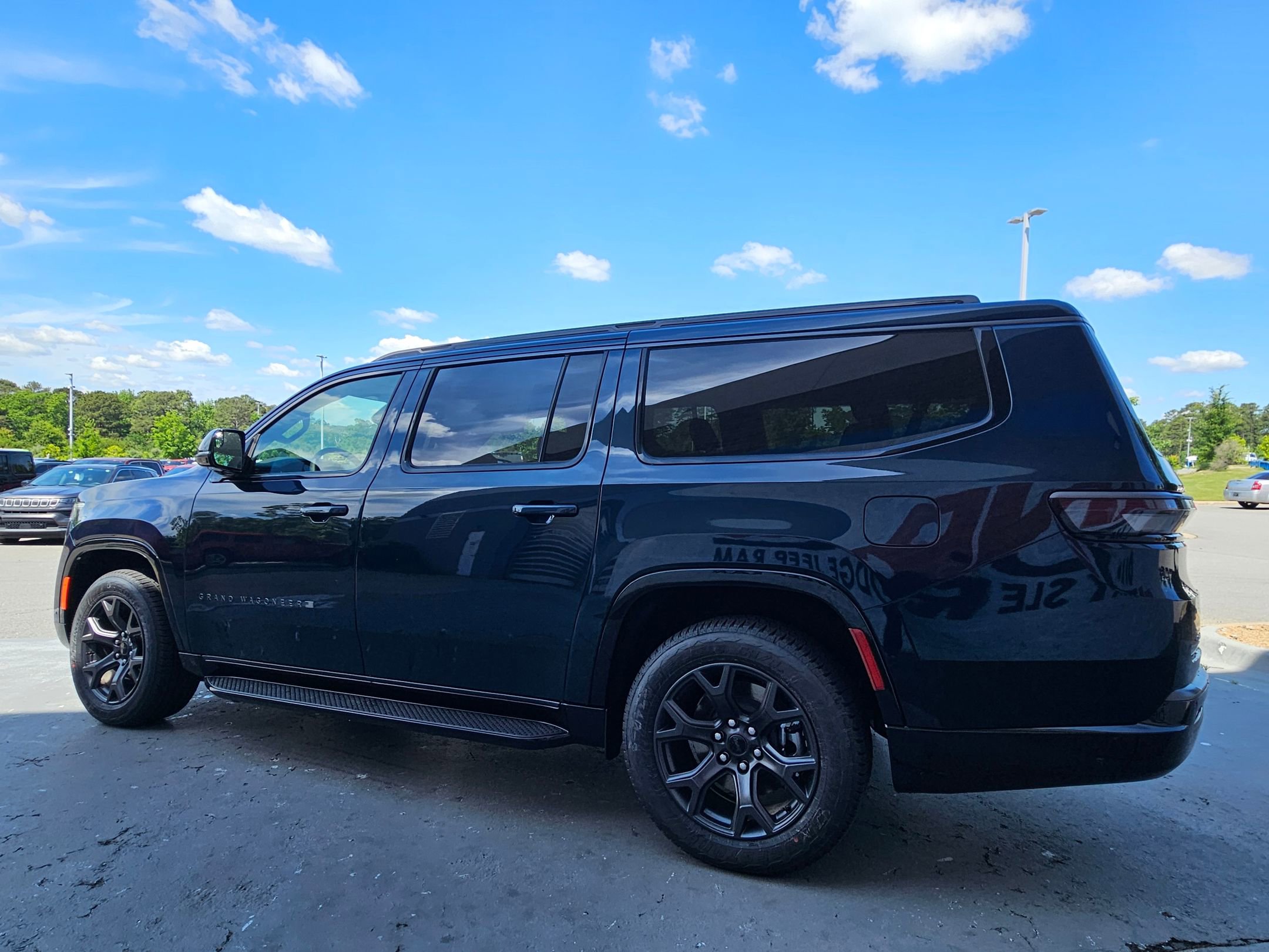 New 2026 Jeep Grand Wagoneer L Limited AWD/4WD image 5